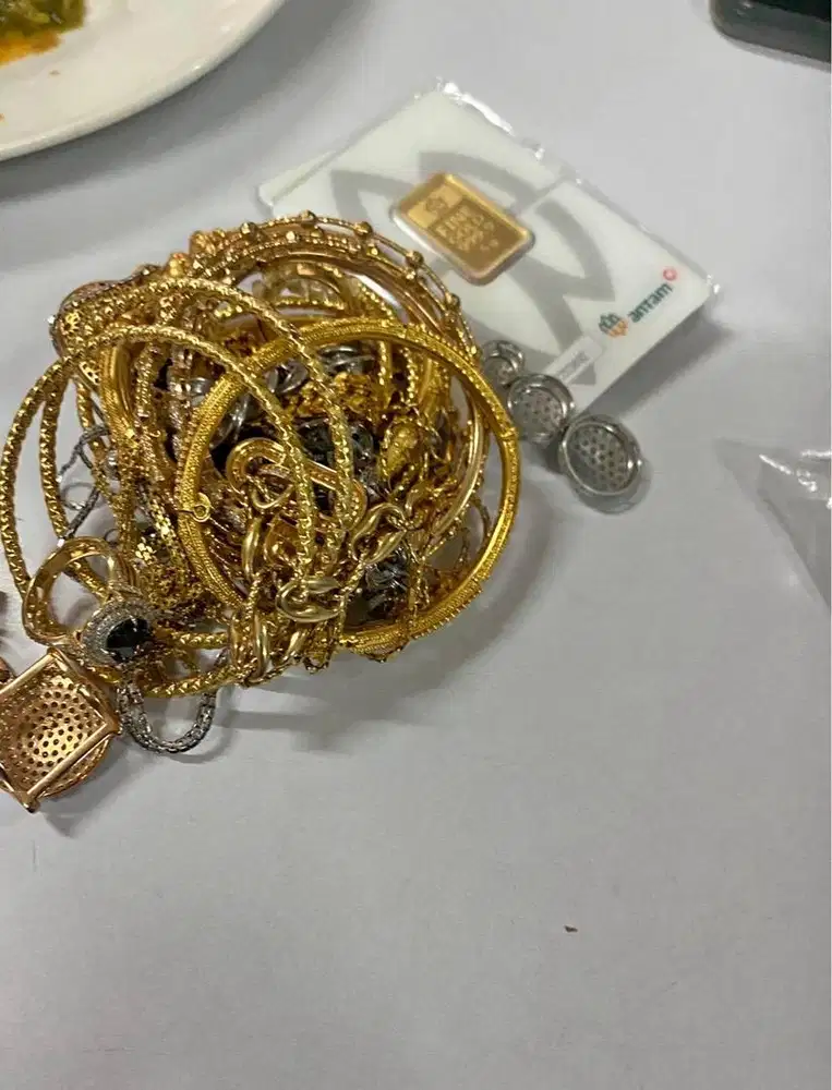 TERIMA JUAL EMAS DAN BERLIAN COD