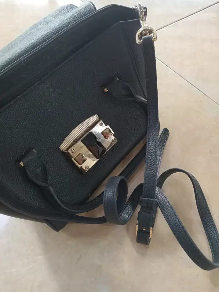 Tas wanita merk DONINI original kulit,bukan palsu atau kw