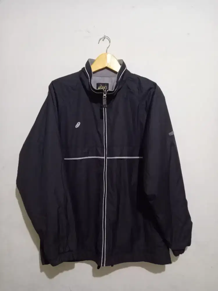 Jaket Windbreaker Asics