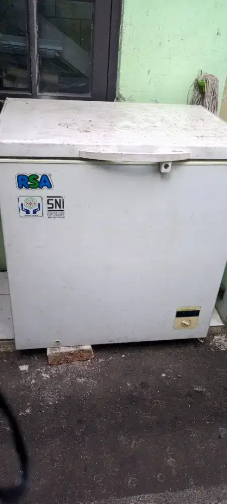 Frezer RSA 200 liter siap pakai normal bukan servicsan