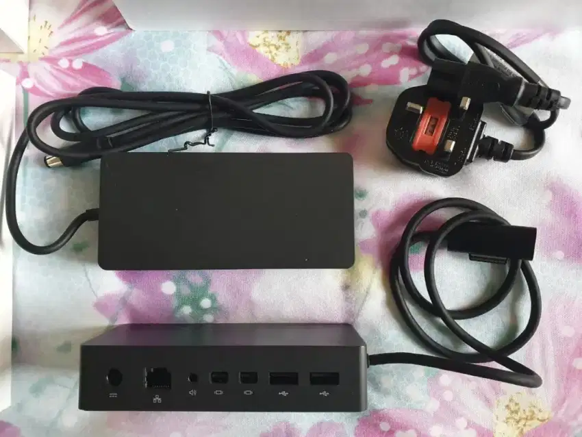 Original Microsoft Surface Dock with Box