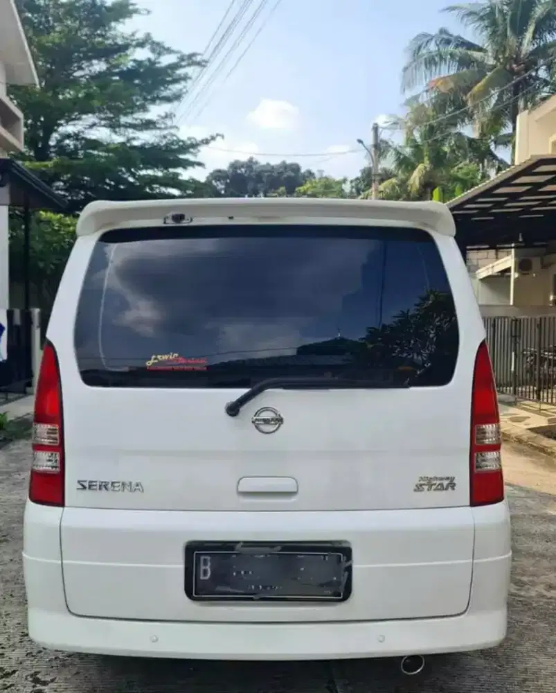 NISSAN Serena C24 HWS 2010 Putih
