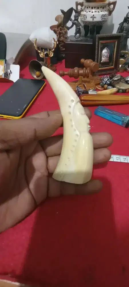 Patung afrika antik bisa jadi filter