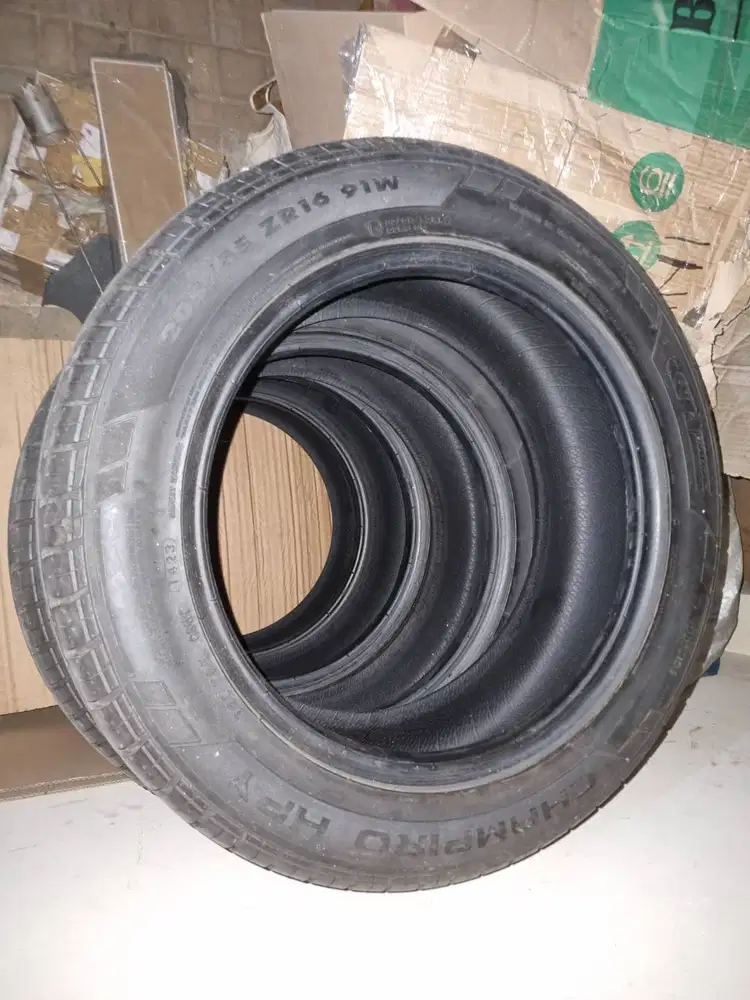 Ban Mobil Bekas Hankook Prime4 205/55 R16 dan Champiro Hpy 205/55 R16