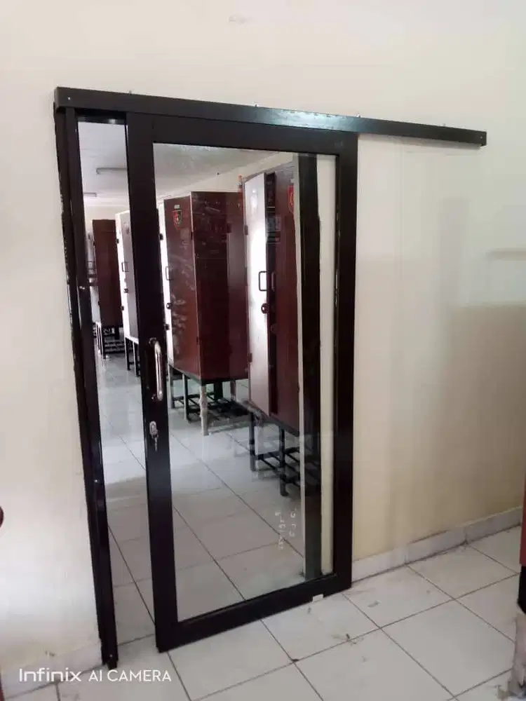 Kusen Aluminium + Pintu  + Plafon-Partisi Kita + cat + Sekat kantor