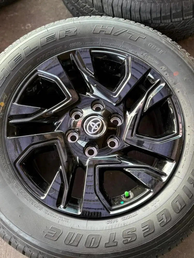 Velg Toyota Fortuner GR R.18 ori