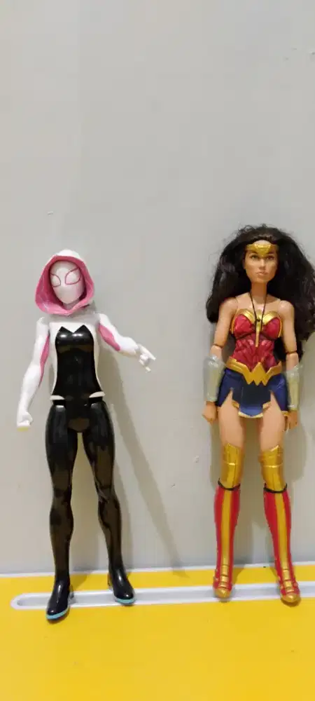 Wonderwoman dan spidergwen