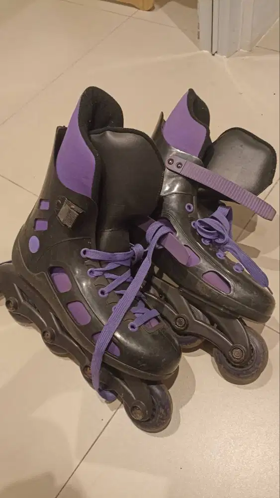 Roller blade (sepatu roda) ukuran 37 - UNGU