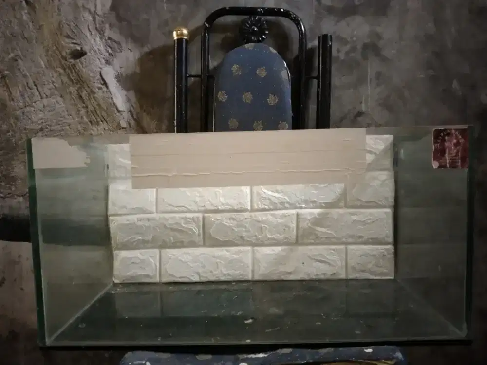 Tank Akuarium bekas masih layak pakai