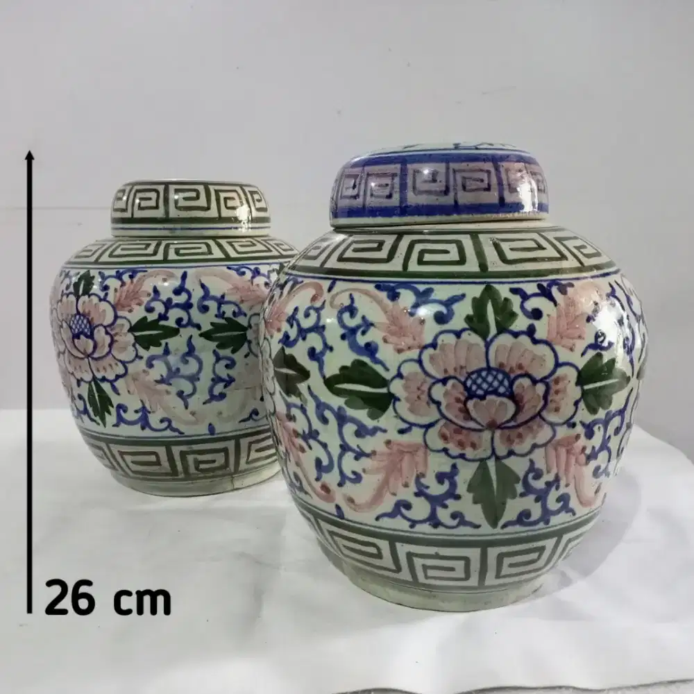 Vintage Guci Keramik Lukis Tangan Motif Floral & Abstrak Gaya China