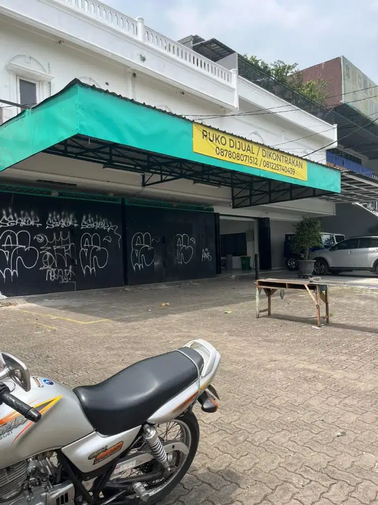 2 Ruko Gandeng dijual/ di kontrakan Lebar 10 meter