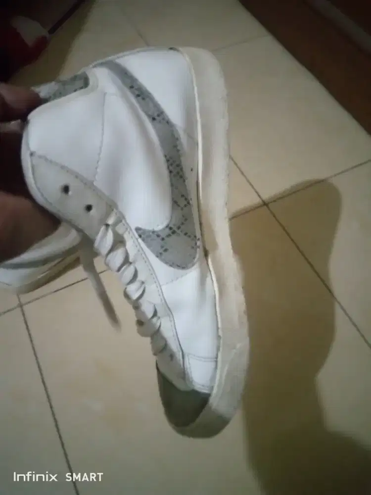 Sepatu Nike blazer CI1176 masih layak pakai