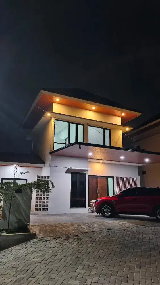 DISEWAKAN RUMAH 2 LANTAI NEGO BISA JADI KANTOR / RUMAH HUNIAN