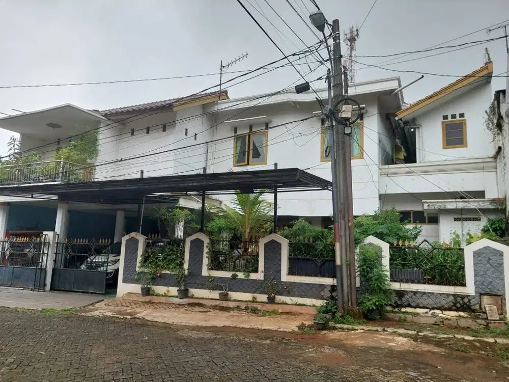 Dijual Rumah 2 Lantai Semi Furnish di Jatibening Estate Bekasi