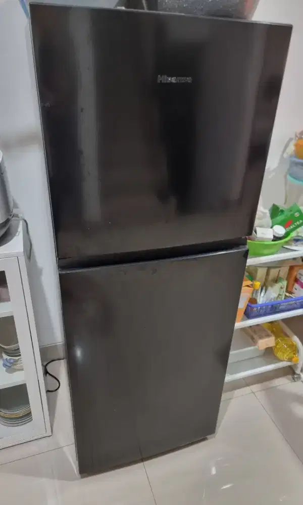 Kulkas hisense 2 pintu
