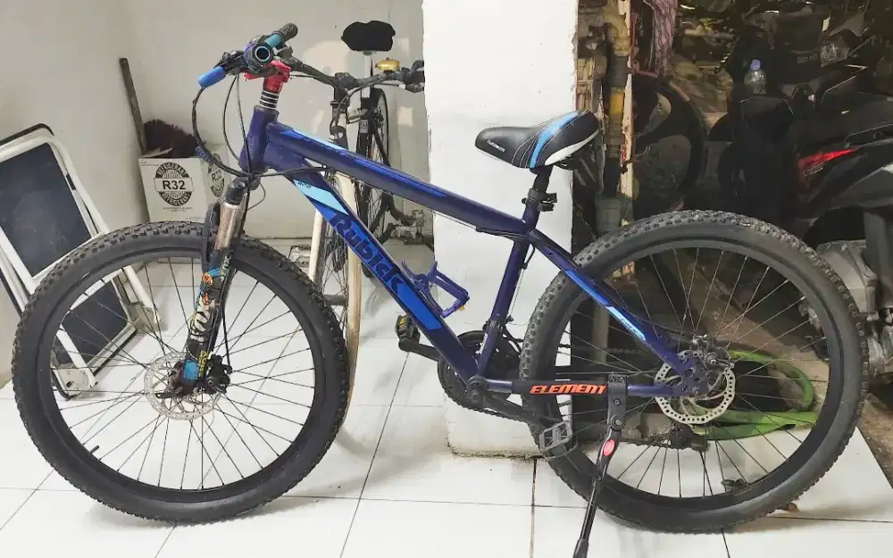 Sepeda MTB Rubick R7. 0