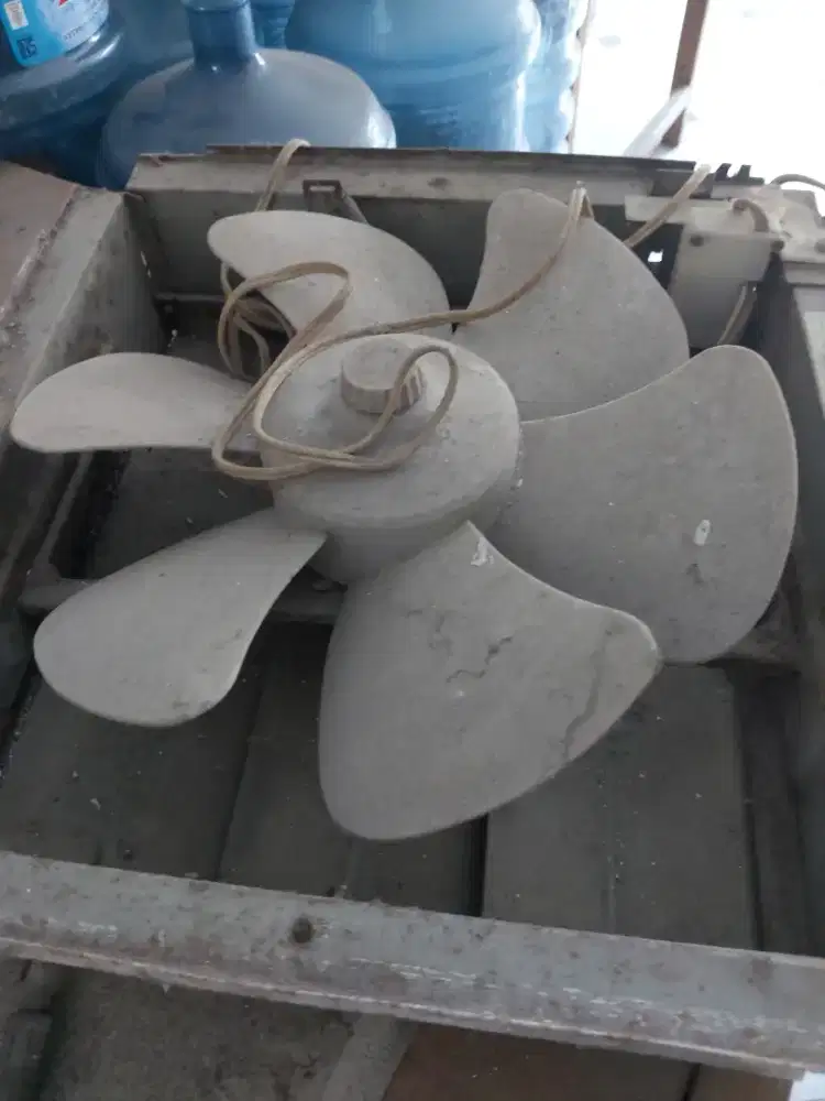Dijual Ex House Fan masih ori,kondisi bagus