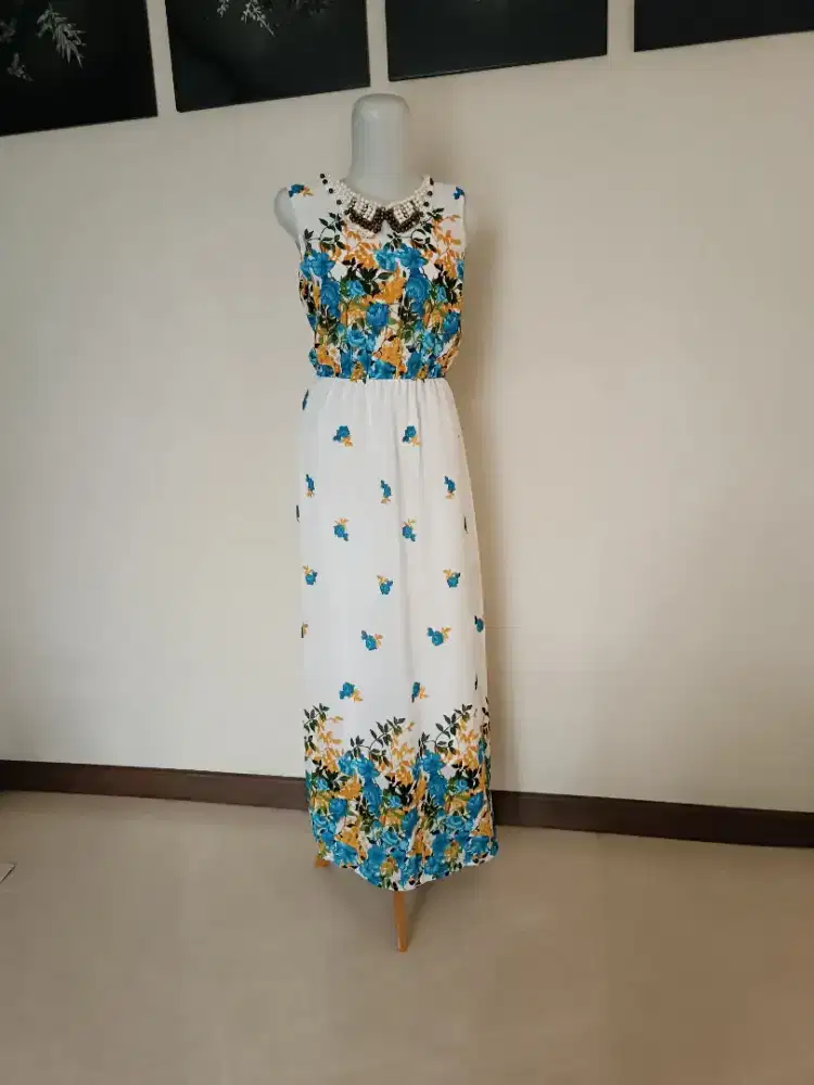 Long Dress Chiffon Floral Panjang Size M LD90cm PB135cm Like New