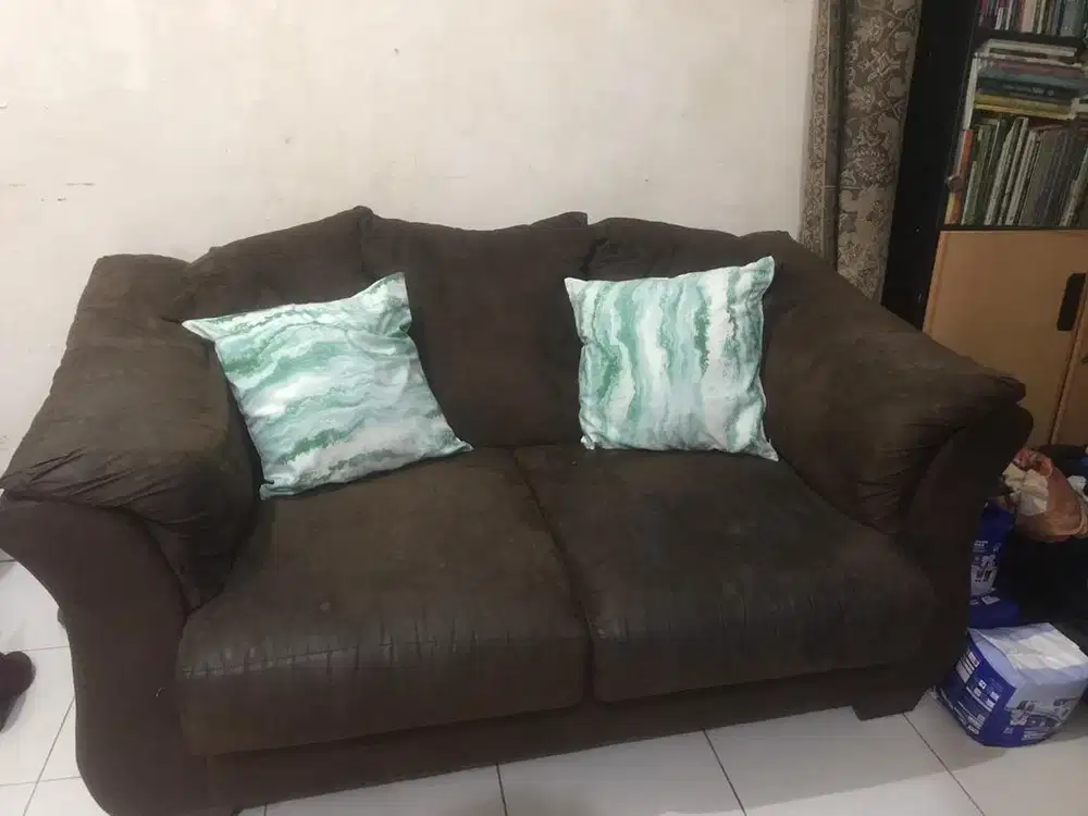 Sofa cokelat informa