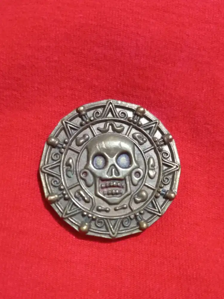 PIN coin Bajak Laut Pirates of The Caribbean (Disney)