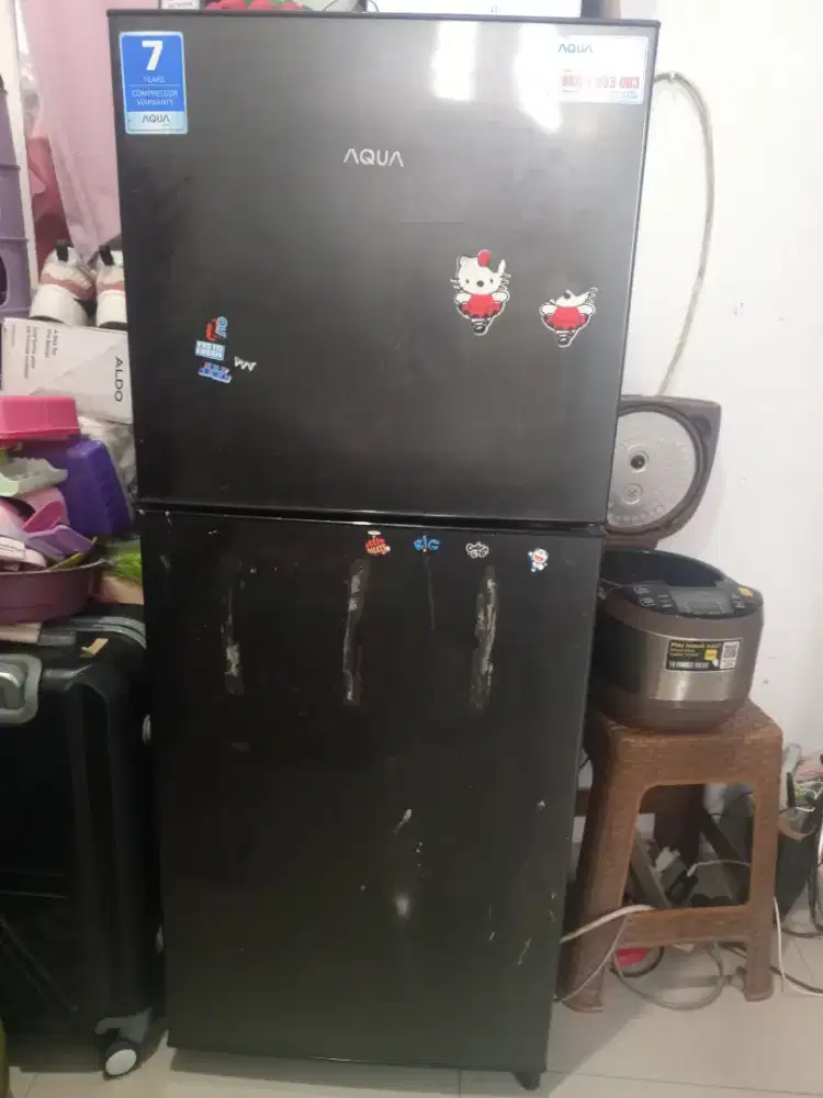 Kulkas merk Aqua 2 pintu