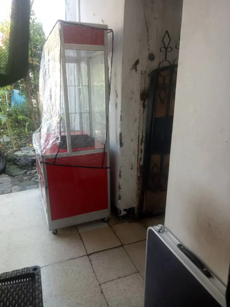 Booth etalase ukuran 1m