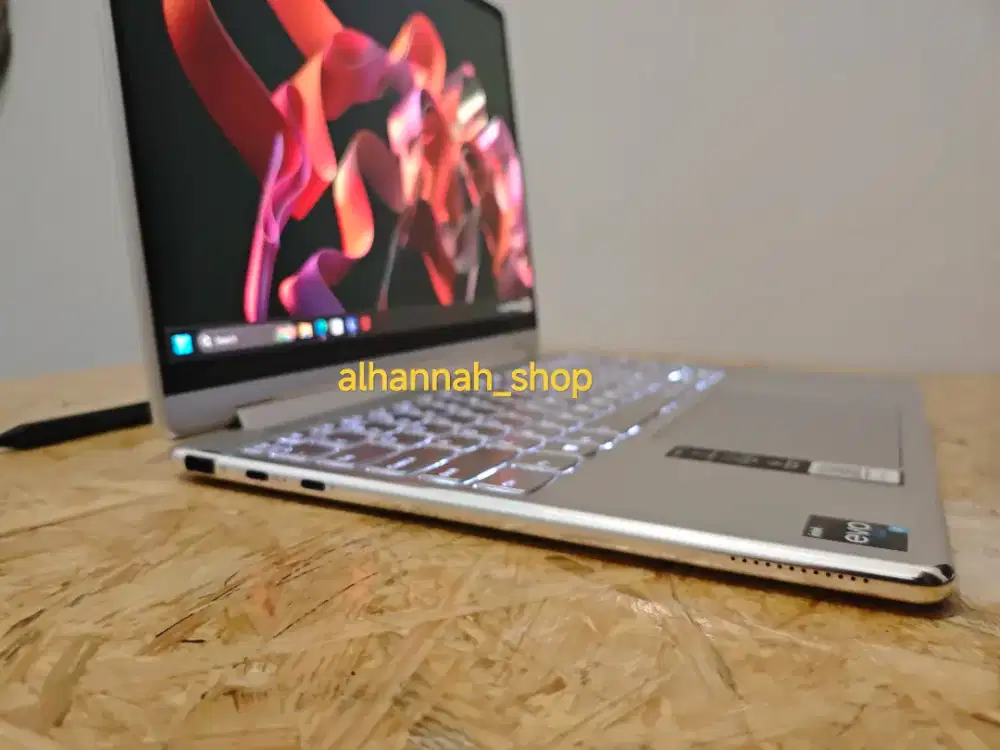 Lenovo Yoga 9i Gen 8 i7-1360P /16GB/1TB SSD/4K Touch – Mulus Garansi