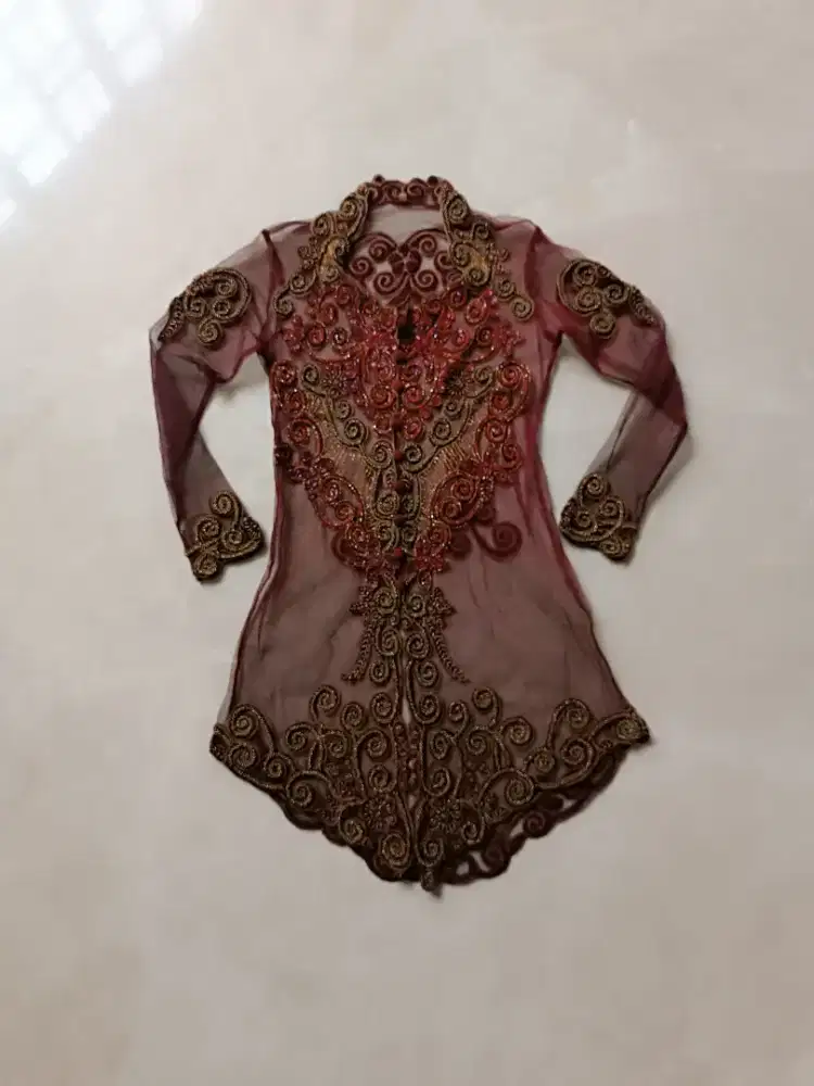 Kebaya Full Payet Maroon Size M LD95cm PB97cm Preloved Decluttering