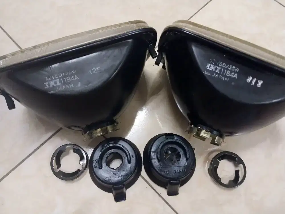 Lampu Depan / HeadLamp Daihatsu Taft Original Japan
