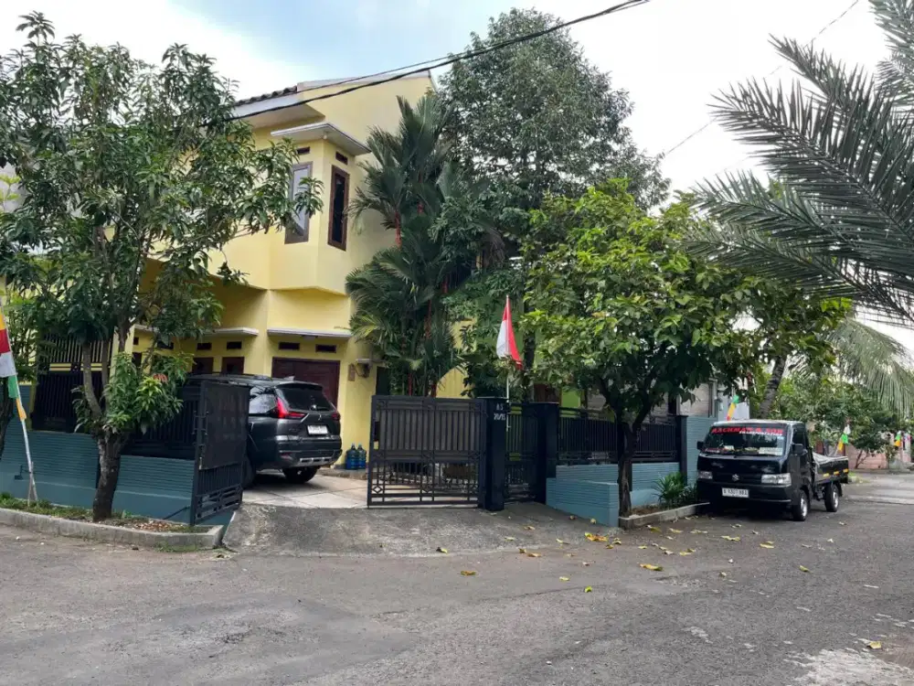 Rumah bangunan 2 lantai hoek
