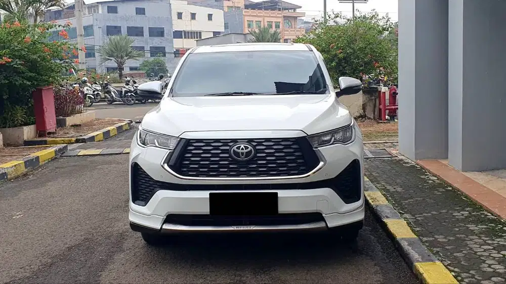 Toyota Zenix V Hybrid 2.0 Modelista Panoramic AT Putih 2024 LIke New