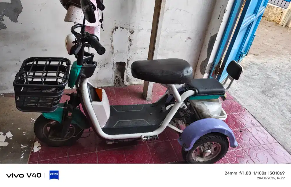 Motor listrik roda tiga