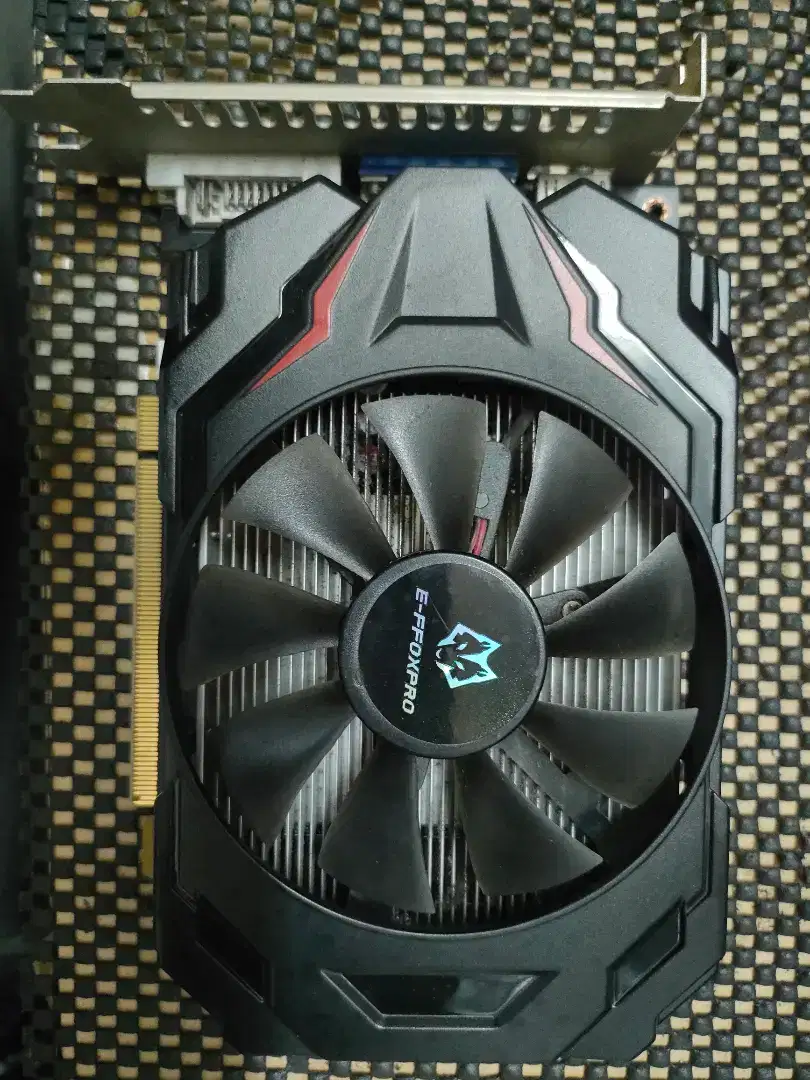 VGA Card R7 240 2 GB DDR5 128 BIT