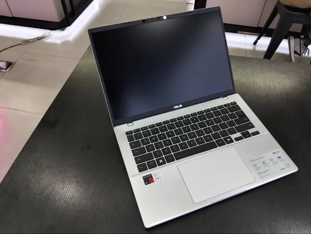 ASUS Vivobook 14 (A1407Q)