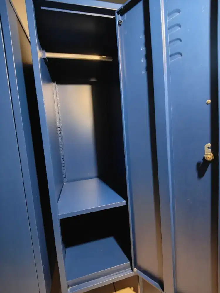 Loker baju besi informa