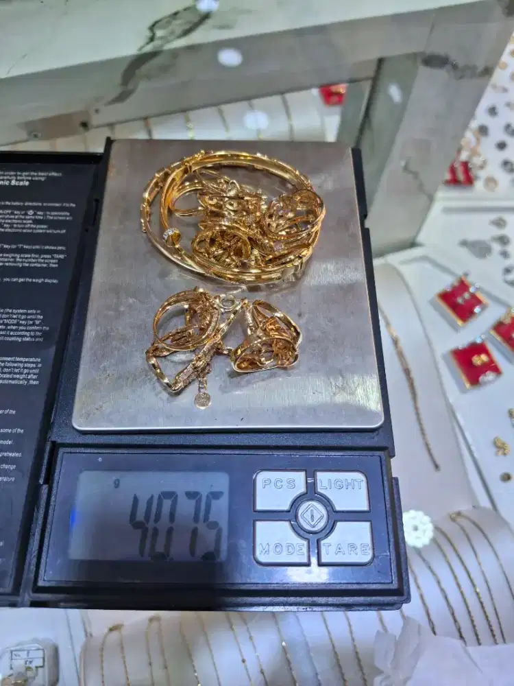 Terima jual dan beli emas .berlian antam