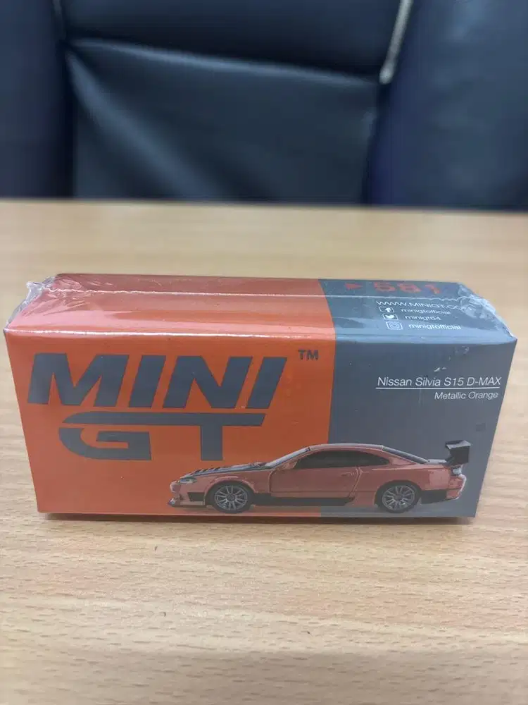 Mini GT Nissan Silvia S15 D-MAX