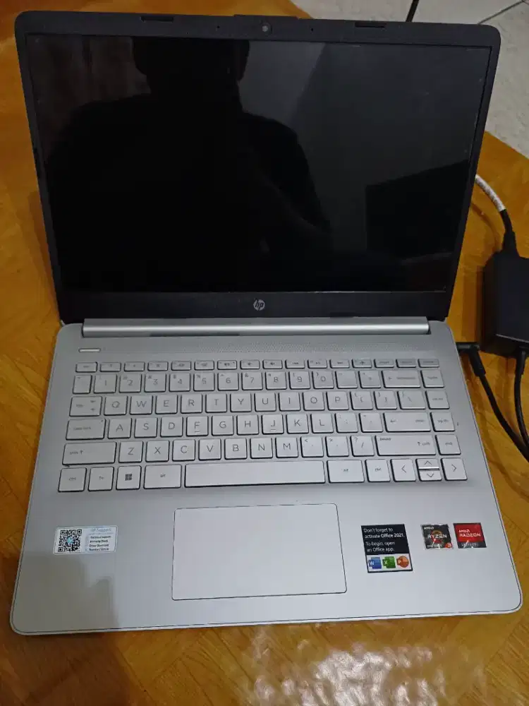 Laptop HP 14S FQ1032AU Ryzen 3 Win11+OHS