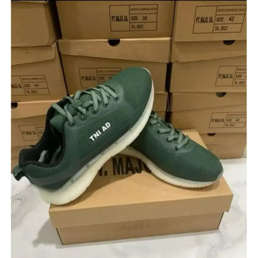 sepatu olahraga tni ad terbaru