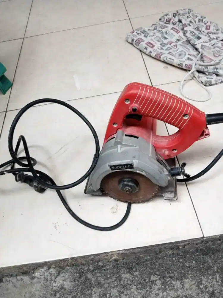 Mesin Potong Kayu & Besi