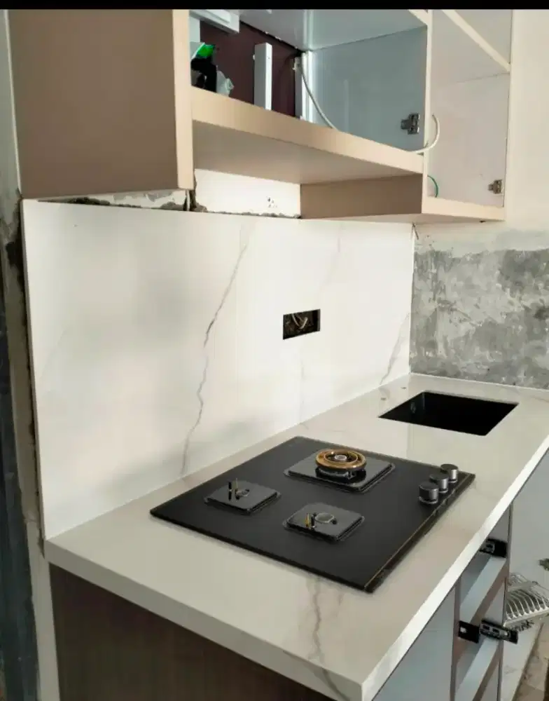 Meja dapur granite quwadra
