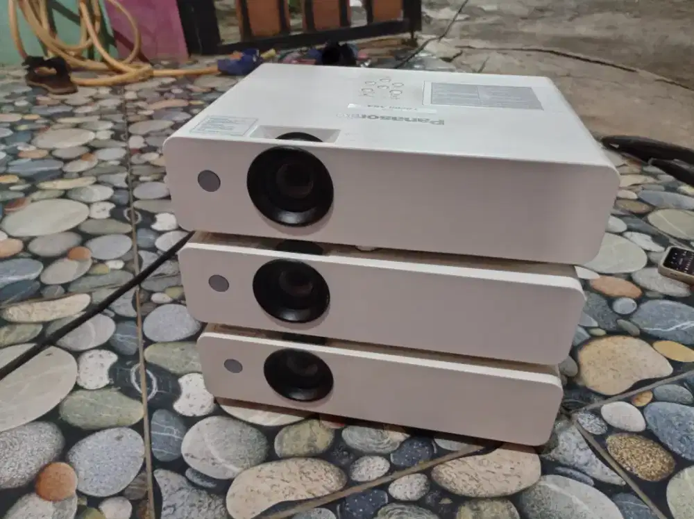 Proyektor Panasonic PT-LB280 2800 Lumens