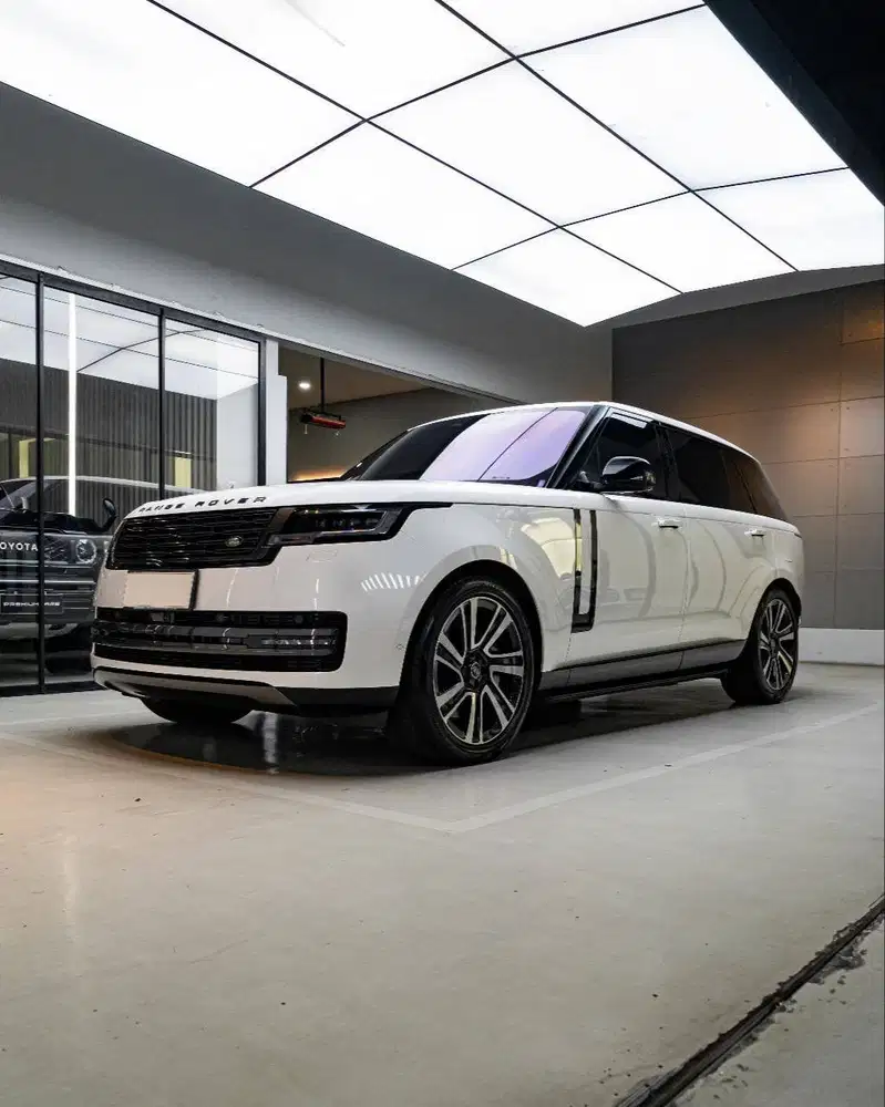 Range rover vogue lwb 5 seater phev 2023 white putih vogue 2024 atpm