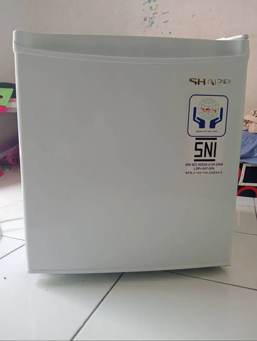Kulkas mini bar Merk Sharp Cipadu tangsel
