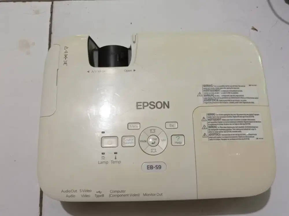 Proyektor Epson EB-S9 2500 Lumens – Jernih & Awet