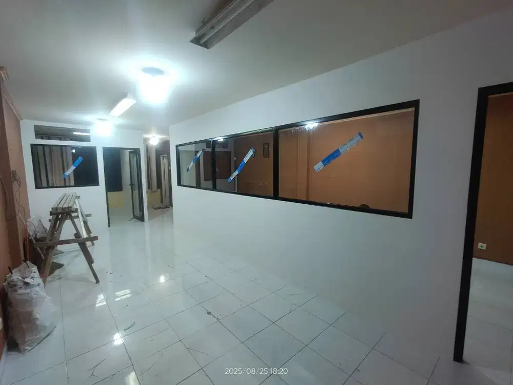 Untuk keamanan keselamatan dengan ruangan partisi gypsum dan pvc