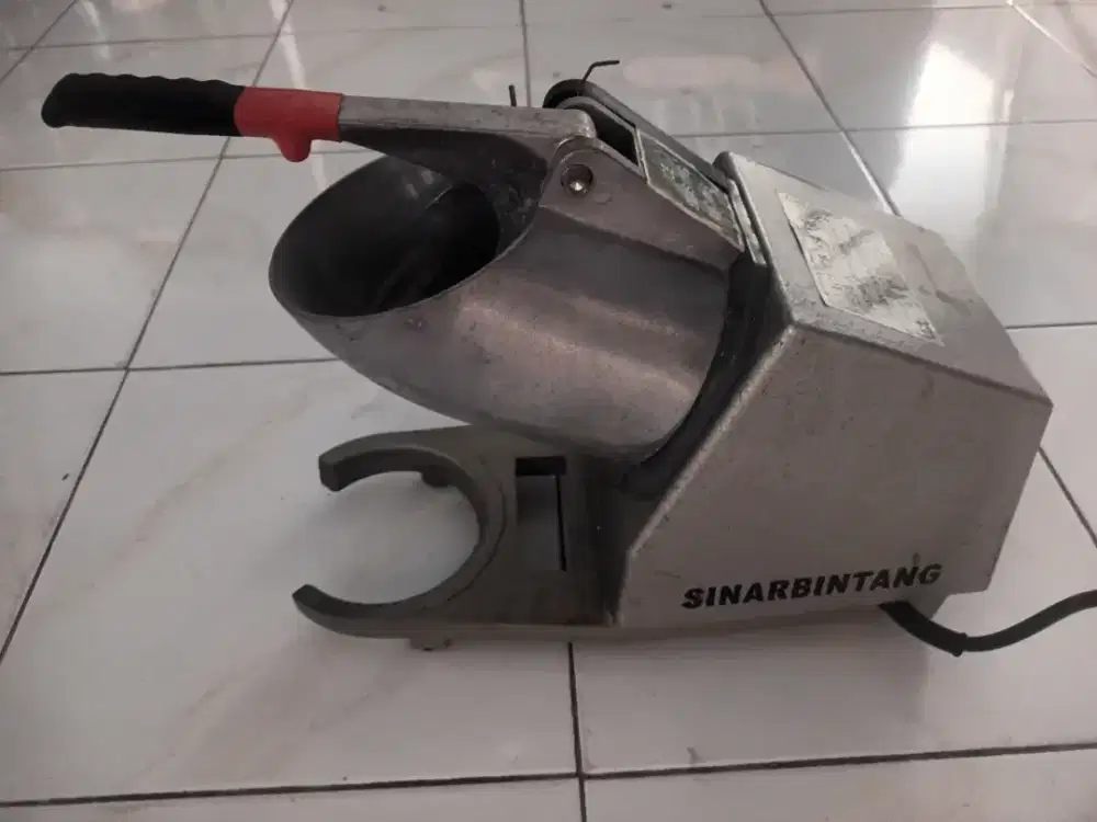 Mesin Penghancur Es Batu