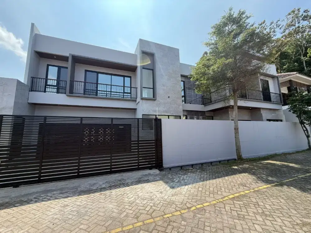 Dijual rumah mewah siap pakai baru bukitwahid manyaran semarang barat