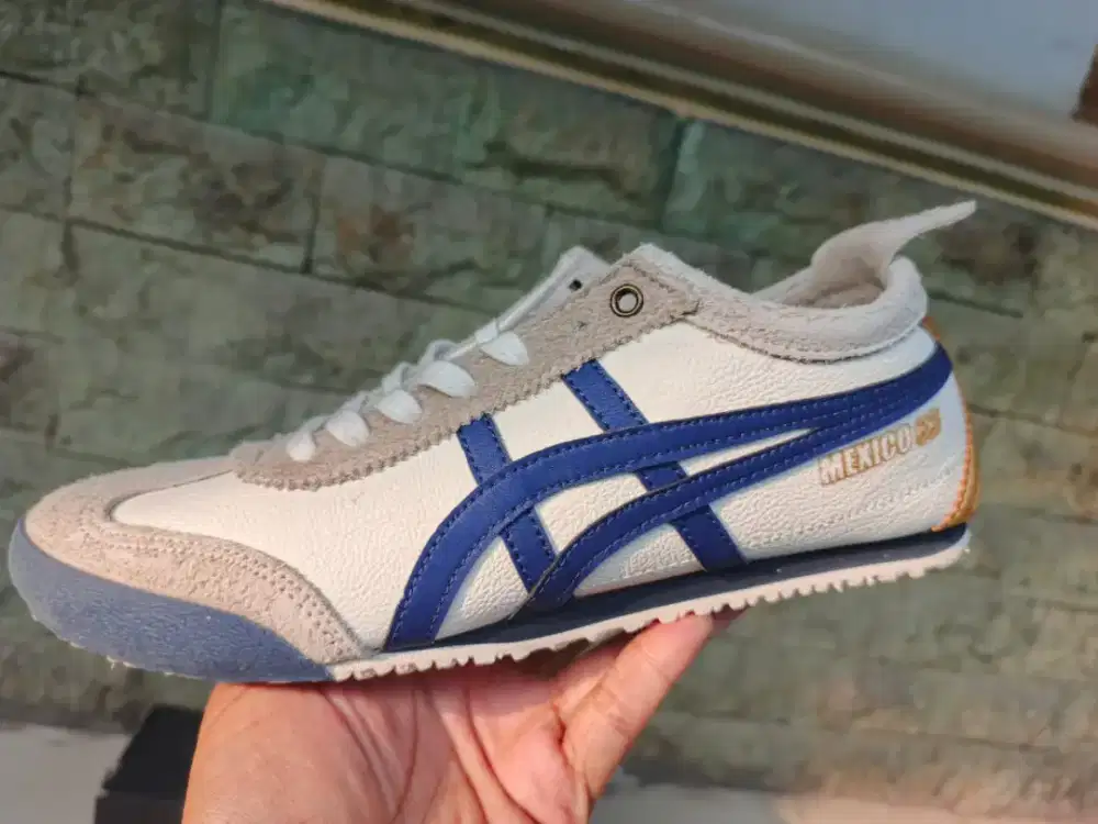 Sepatu onitsuka size 41