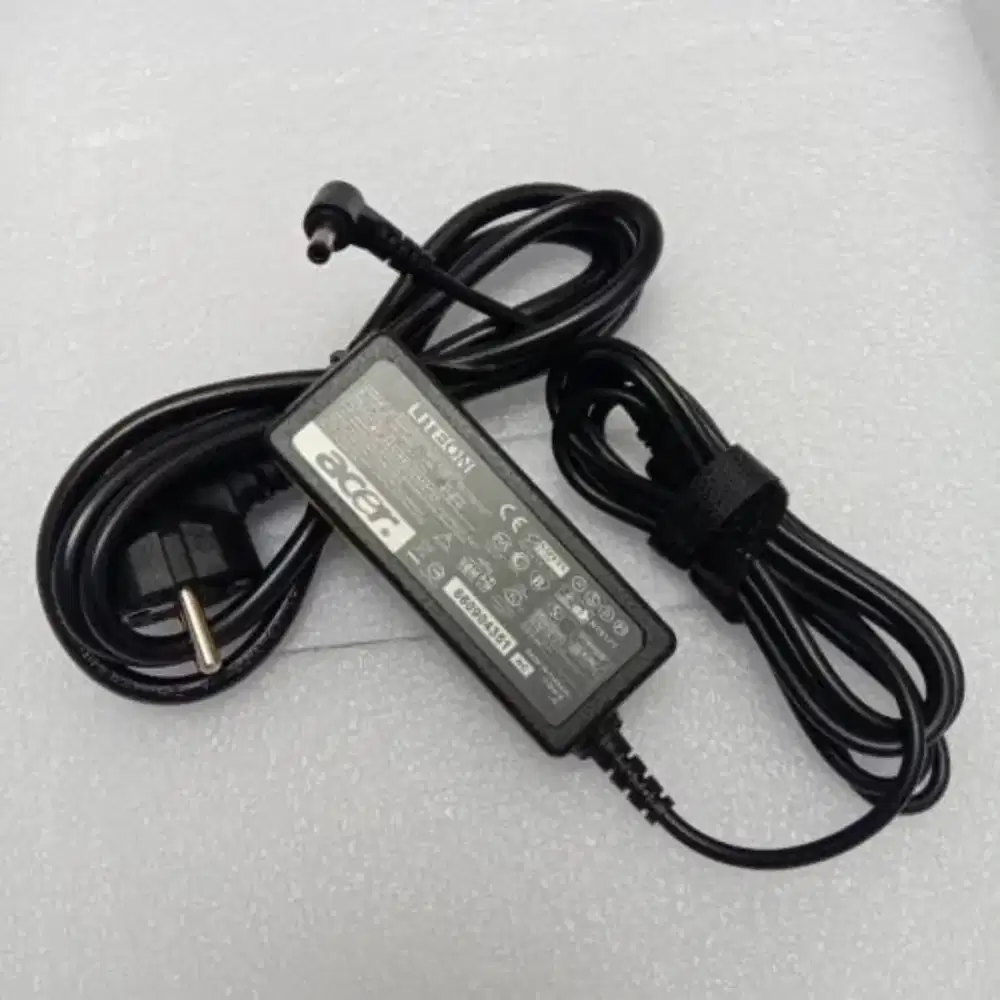 Casan laptop Acer lama 2 buah 100